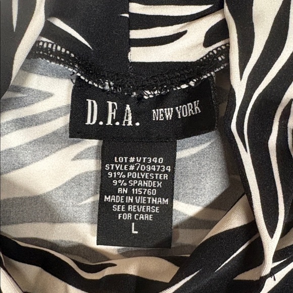 D.F.A New York Zebra Print Sleeveless Mock Neck Top | Size Large - Picture 5 of 5